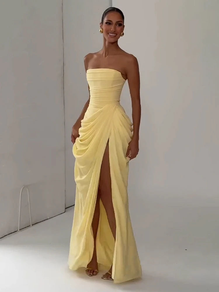 Abito Lungo Elegante con Collo all'Americana — Schiena Scoperta, Vita Segnata, Spacco Maxi