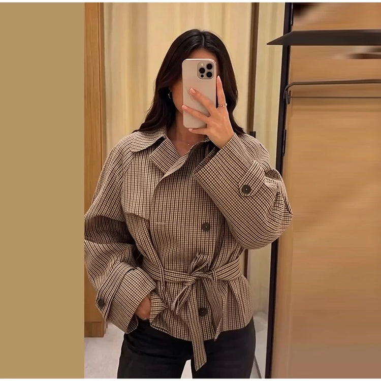 Trench corto a quadri da donna con cintura