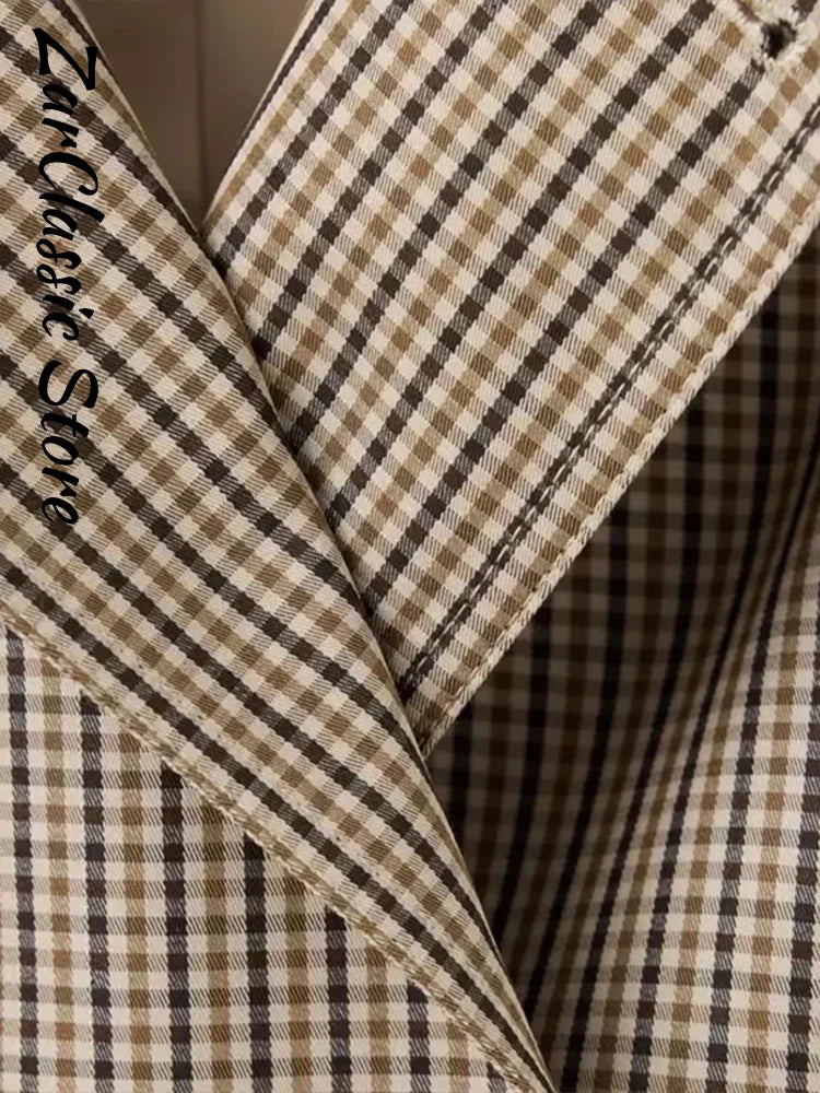Trench corto a quadri da donna con cintura