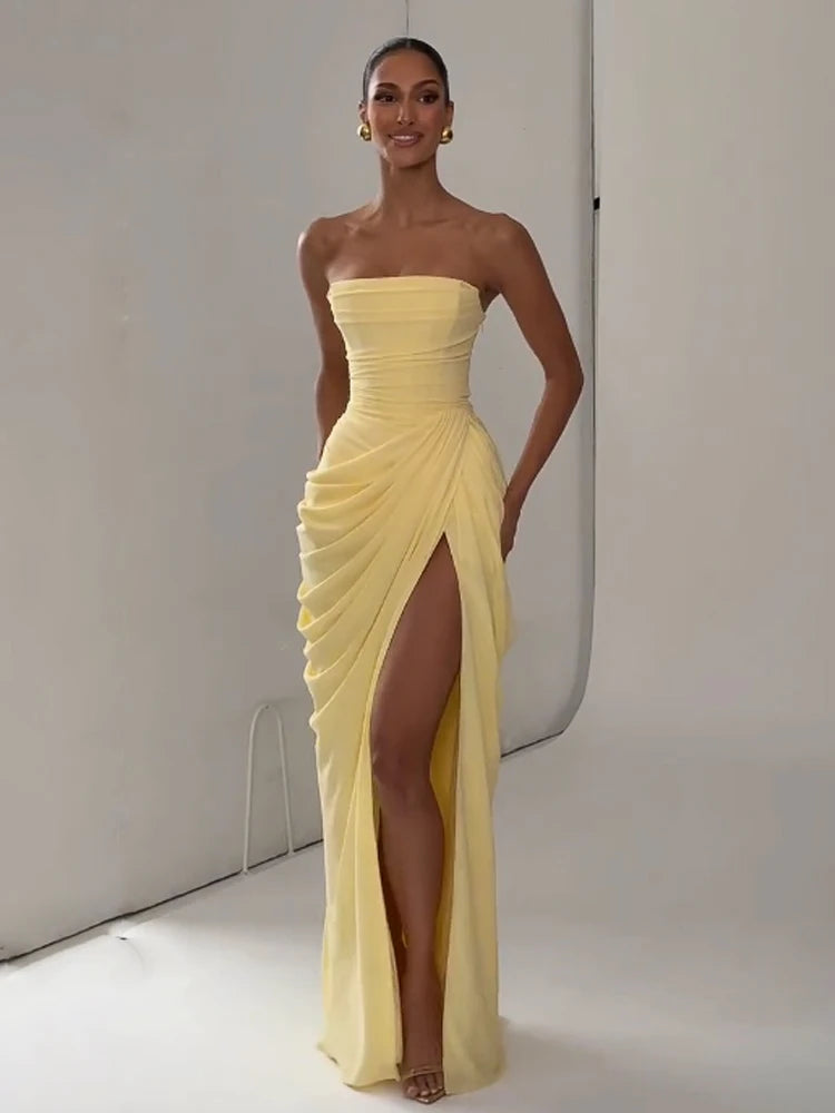 Abito Lungo Elegante con Collo all'Americana — Schiena Scoperta, Vita Segnata, Spacco Maxi