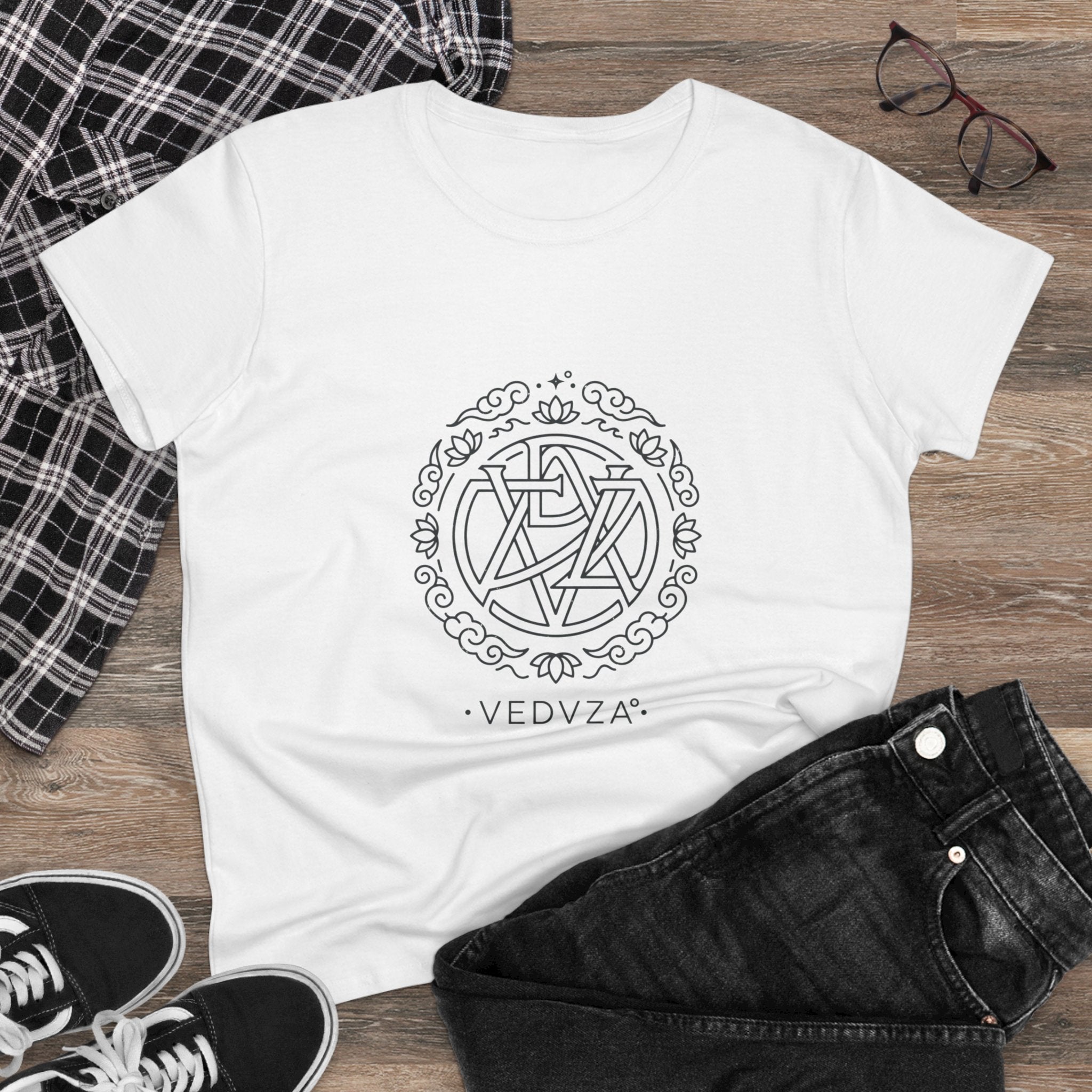 T-Shirt Grafica Dea Giapponese Nure-onna — Arte Mitologica della Donna Serpente