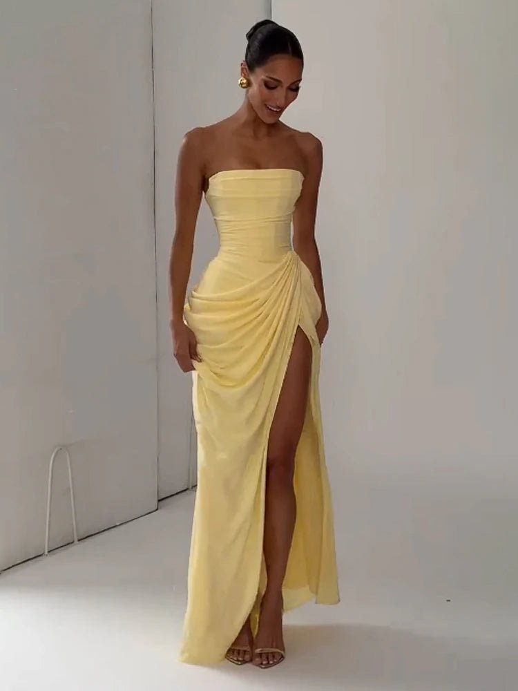 Abito Lungo Elegante con Collo all'Americana — Schiena Scoperta, Vita Segnata, Spacco Maxi
