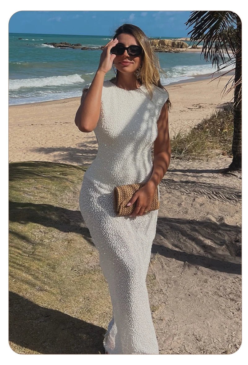Abito Lungo Bianco Schiena Scoperta – Vestito Bodycon Senza Maniche in Maglia Estate 2026
