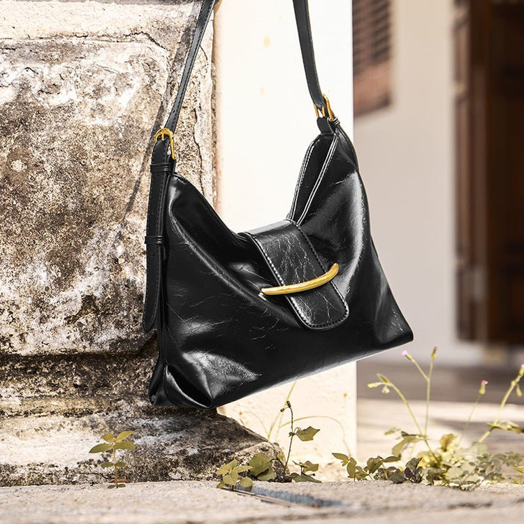 Luxe – Borsa hobo lucida con tracolla regolabile